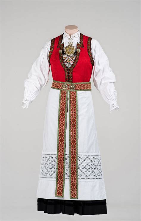 national geographic bunda|The Norwegian Bunad .